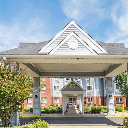 Microtel Inn & Suites By Wyndham Philadelphia Airport Exterior photo