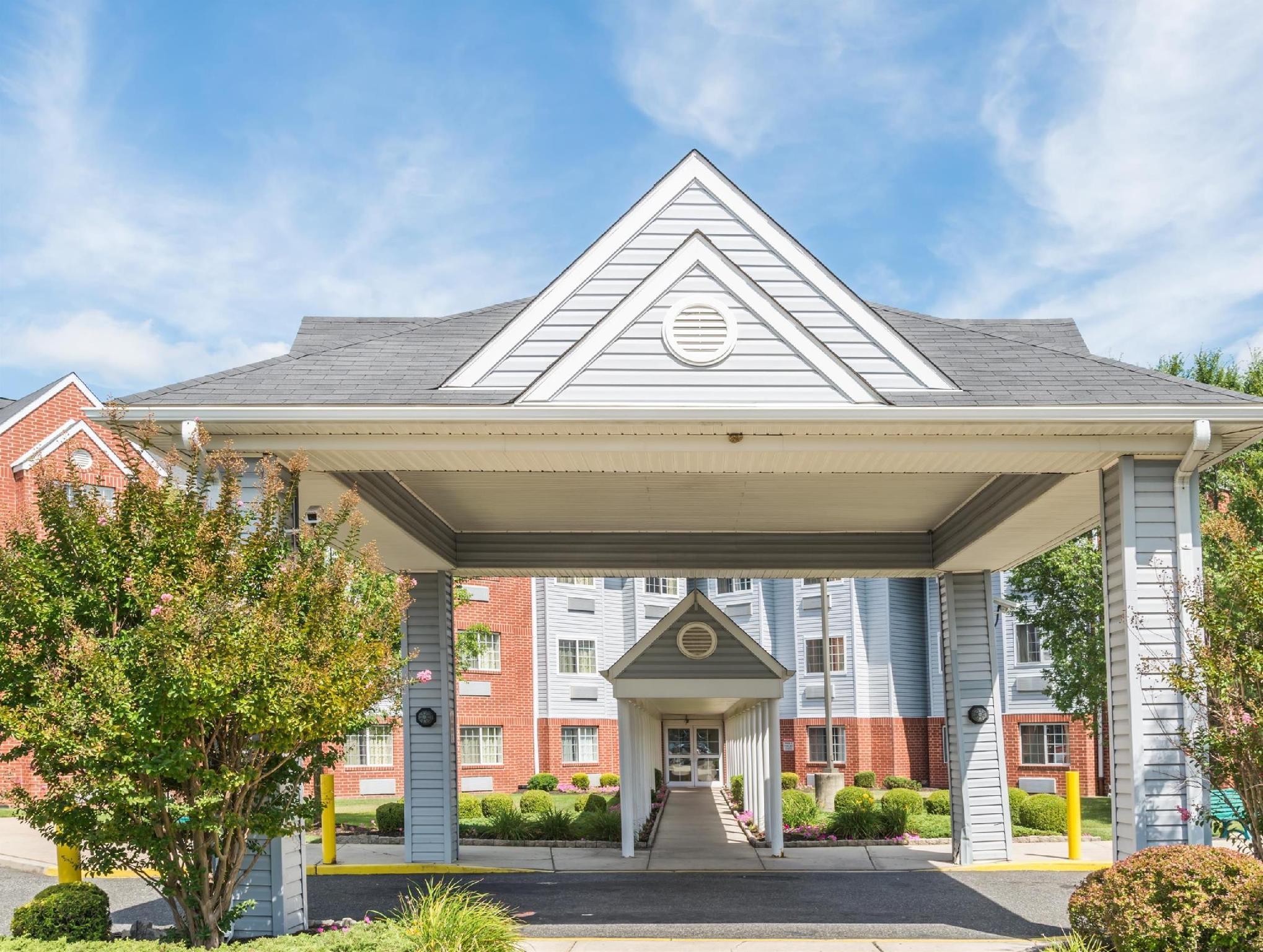 Microtel Inn & Suites By Wyndham Philadelphia Airport Exterior photo